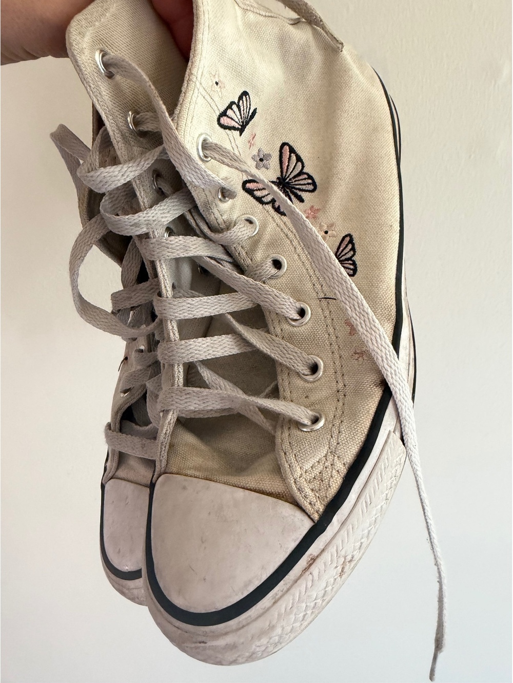 Converse High Tops White Embroidered butterflies Used Condition Size 4.5